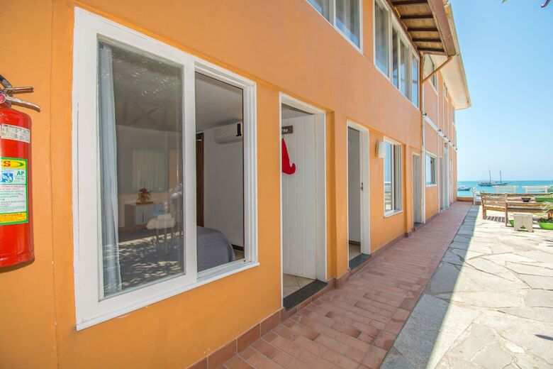 Hostal Bamboo B�zios Hostel