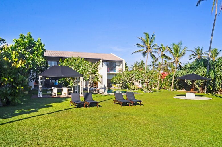 Mirissa Beach Villa