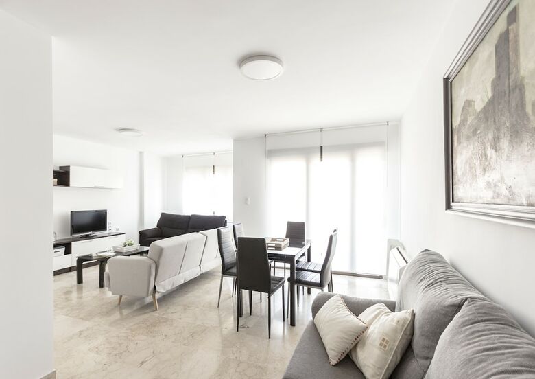 Surtrip Apartamentos - San Ant�n