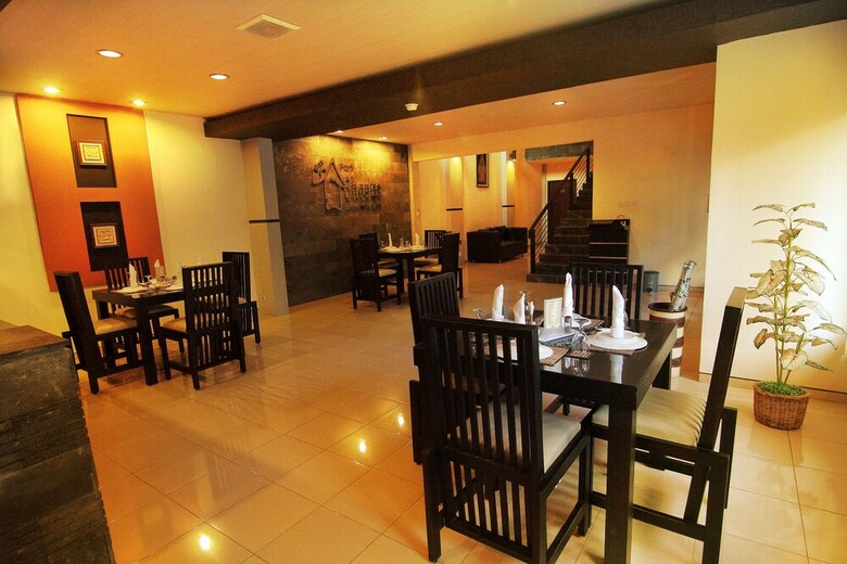 Puri Chorus Hotel
