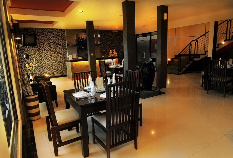 Puri Chorus Hotel