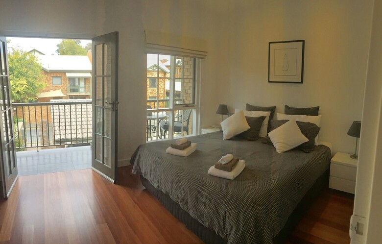 Luxury Townhouse In Chic North Adelaide