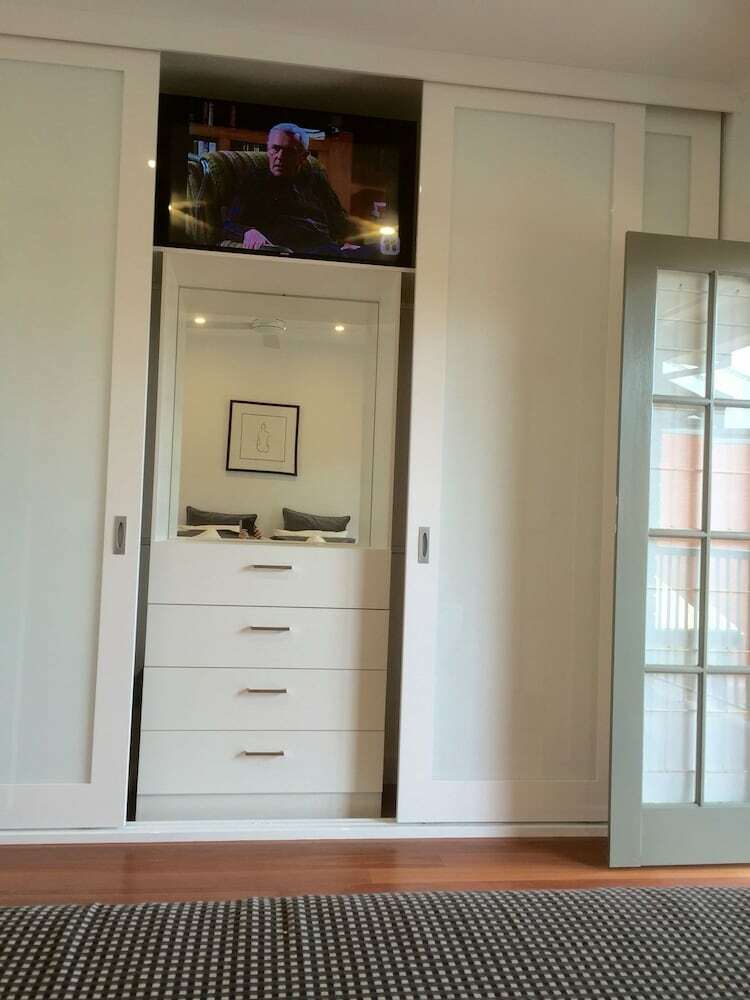 Luxury Townhouse In Chic North Adelaide