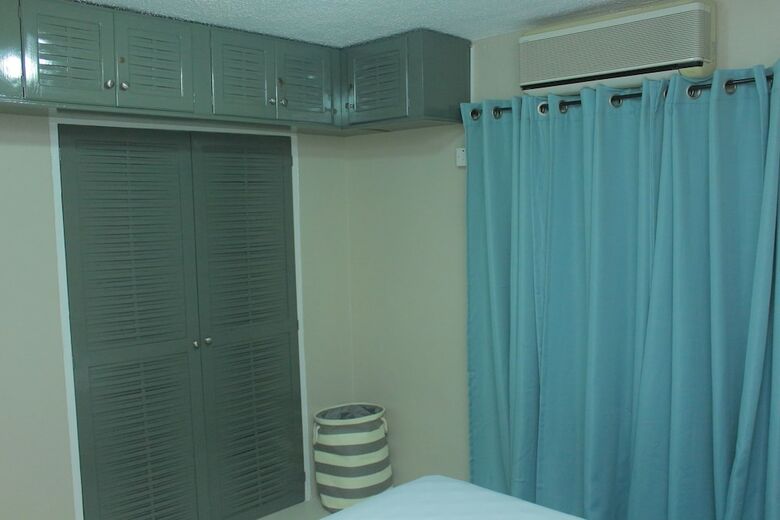 Apartamentos Kingston Guest Apt At Oakland