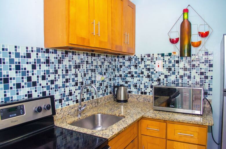 Apartamentos Kingston Guest Apt At Oakland