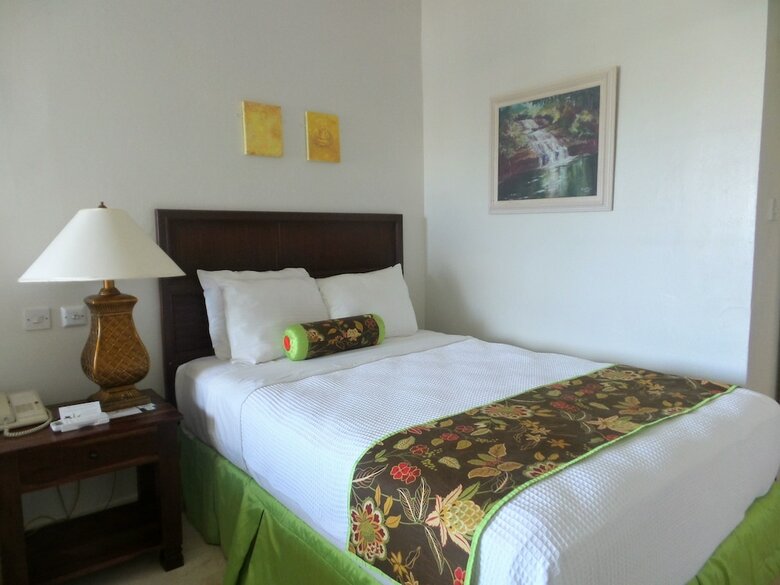 Hotel Coyaba Beach Resort