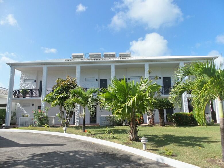 Hotel Coyaba Beach Resort