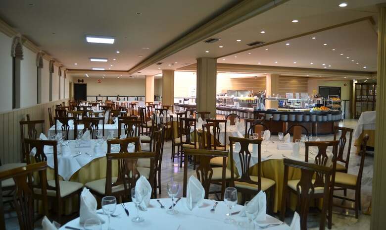 Hotel Reyes Zir�es