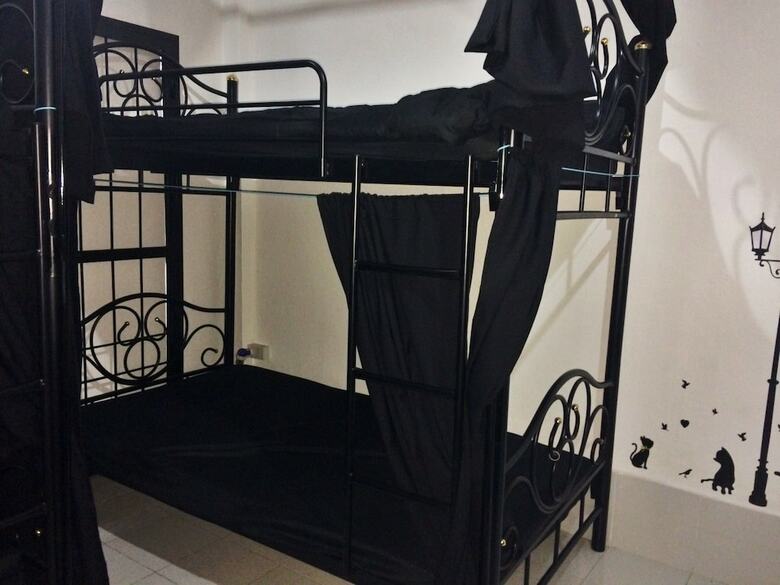 Hostal Caf� And Bar Secret Base