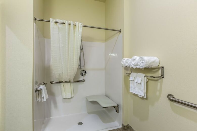 Hotel Cobblestone Inn & Suites - Menomonie