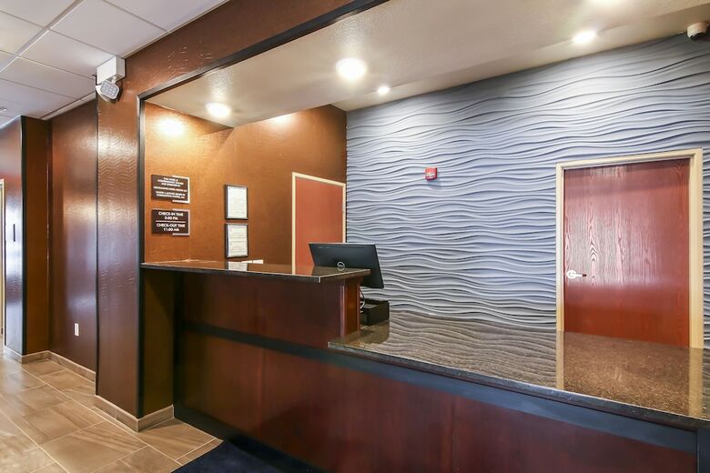 Hotel Cobblestone Inn & Suites - Menomonie