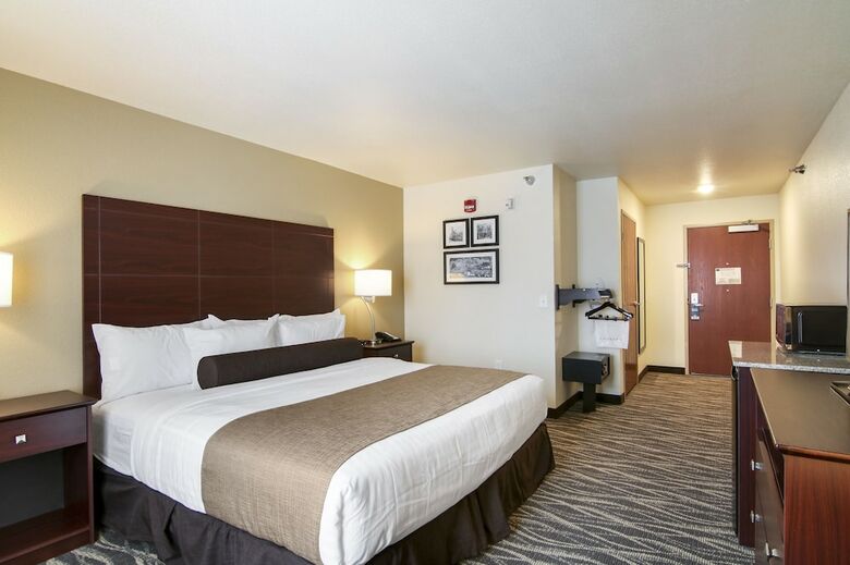 Hotel Cobblestone Inn & Suites - Menomonie