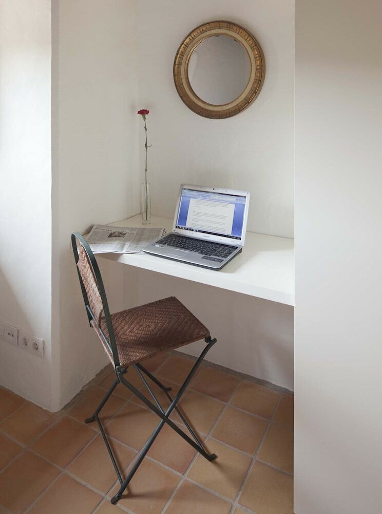 Bed & Breakfast La Rectoria de Sant Miquel de Pineda