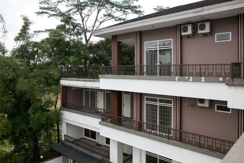 Hotel Reddoorz Plus Near Sukajadi 2