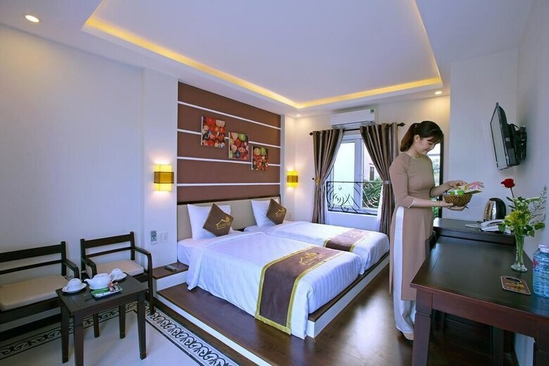 Hotel Oyo 724 Golden Palm Villa