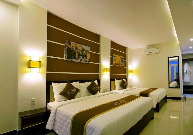 Hotel Oyo 724 Golden Palm Villa