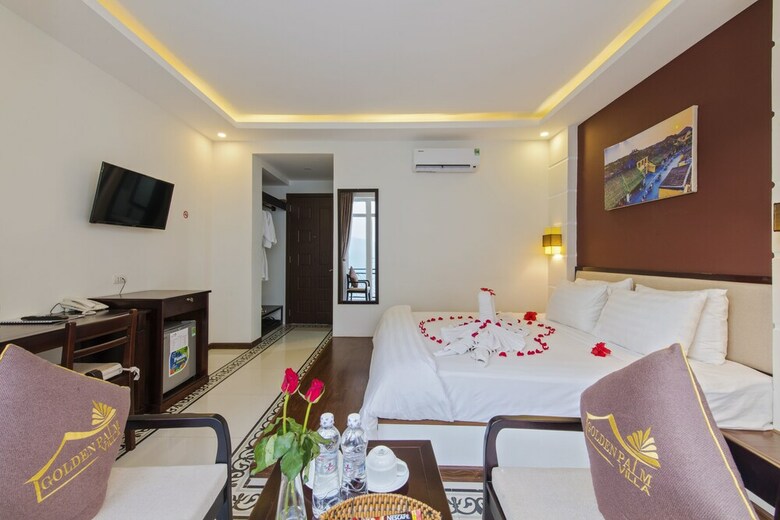 Hotel Oyo 724 Golden Palm Villa