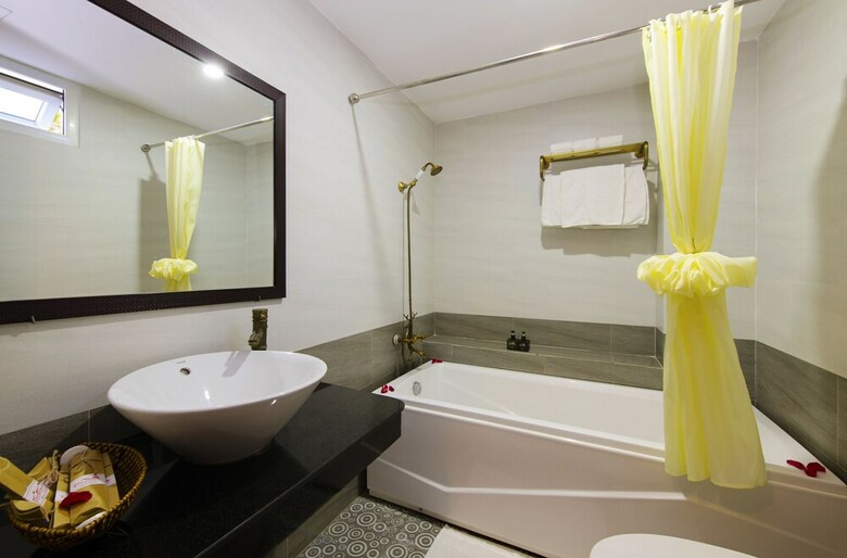 Hotel Oyo 724 Golden Palm Villa
