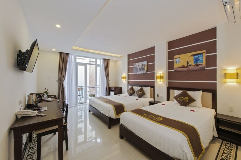 Hotel Oyo 724 Golden Palm Villa