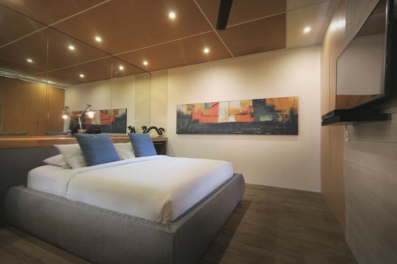 Clio Apartments