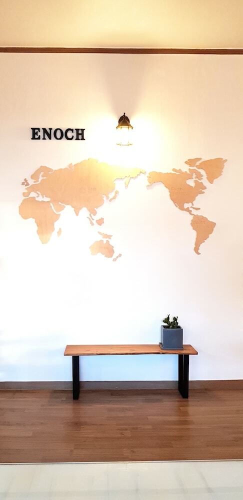 Hostal Guesthouse Enoch - Hostel
