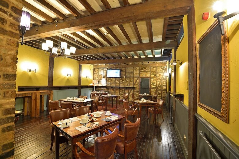 Posada The Royal Victoria & Bull Hotel