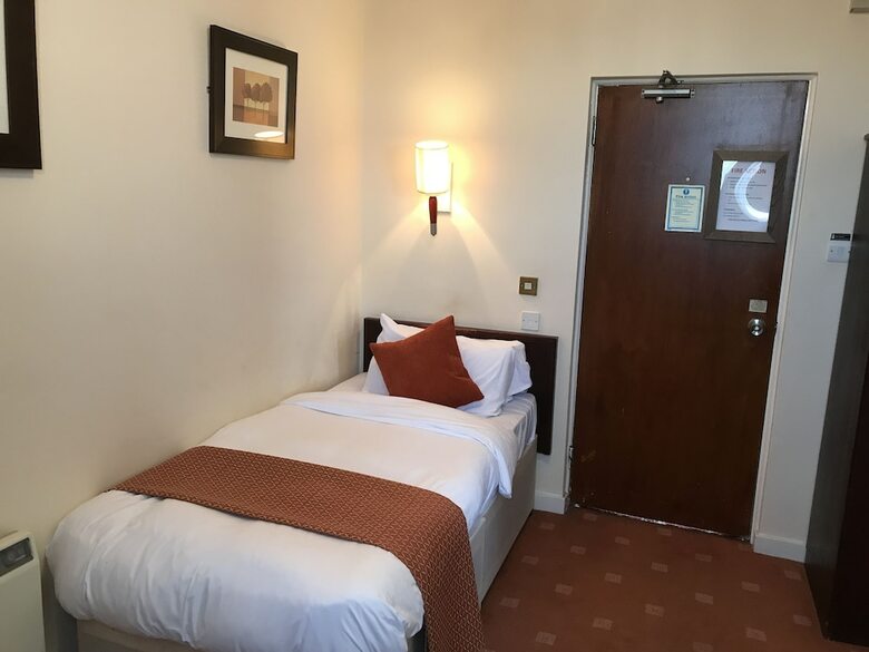 Posada The Royal Victoria & Bull Hotel