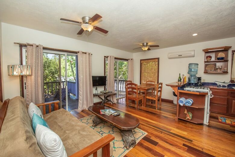 Hotel Bella Vista Guesthouse & Cabins