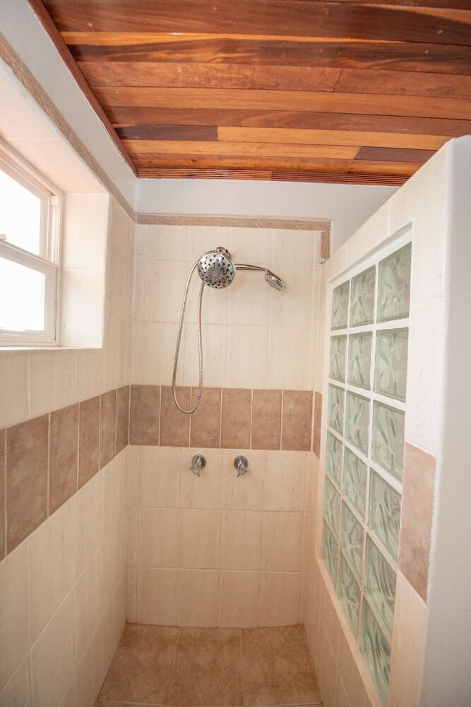 Hotel Bella Vista Guesthouse & Cabins
