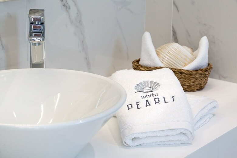 Hotel White Pearls Luxury Suites - Adults Only