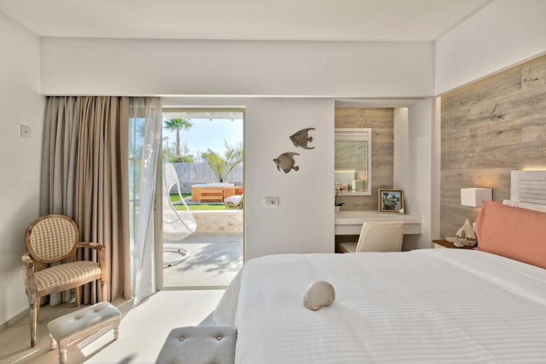 Hotel White Pearls Luxury Suites - Adults Only