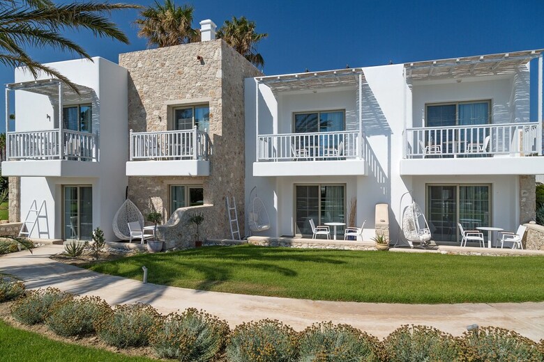 Hotel White Pearls Luxury Suites - Adults Only
