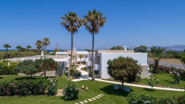 Hotel White Pearls Luxury Suites - Adults Only