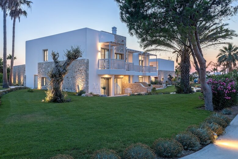 Hotel White Pearls Luxury Suites - Adults Only