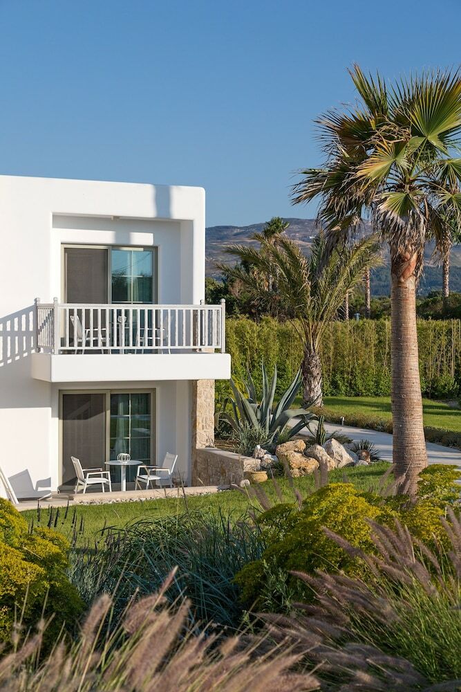 Hotel White Pearls Luxury Suites - Adults Only