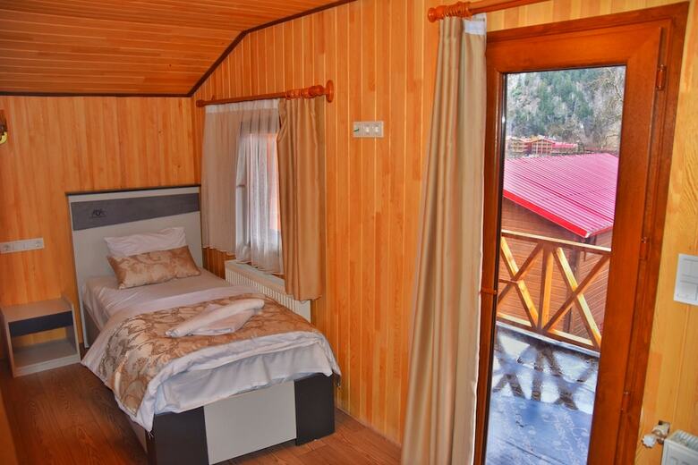 Ada Bungalow Hotel