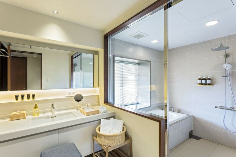 Nesta Resort Kobe Hotel The Pavone