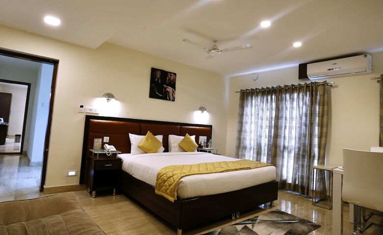 Breeze Suites Transit Hotel