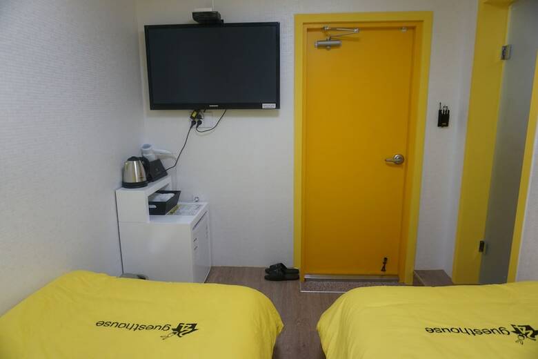 Hotel 24 Guesthouse Nampo Station