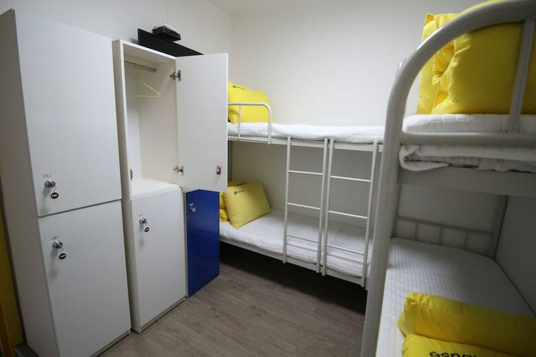 Hotel 24 Guesthouse Nampo Station
