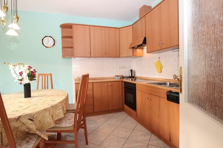 Hotel Guesthouse Emina