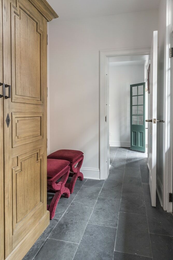 Royal Frenchmen Hotel And Bar