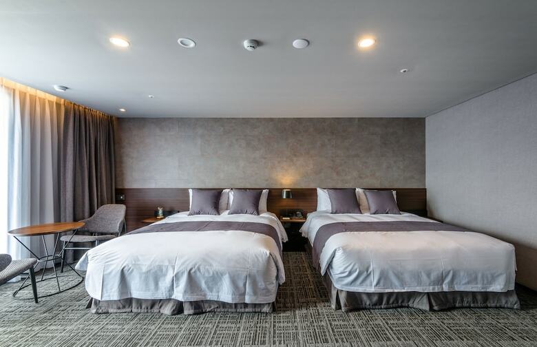 Hotel With Jeju