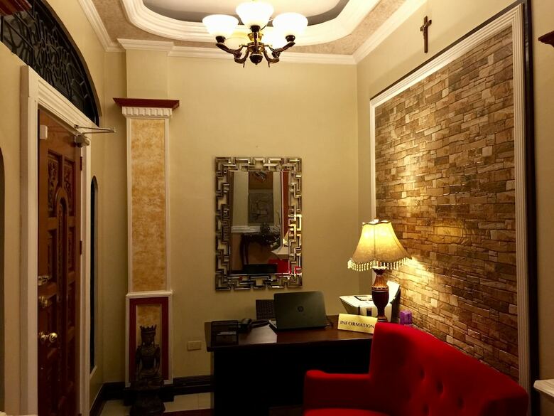 Bed & Breakfast The Executive Villa Inn & Suites