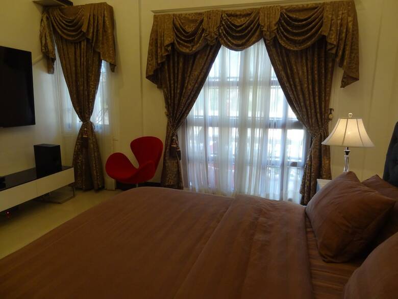 Bed & Breakfast The Executive Villa Inn & Suites