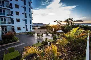 Aparthotel Csuites At 8 Newtown Residences
