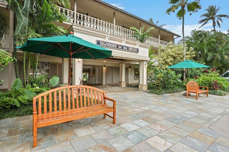 Hotel Aston Islander On The Beach