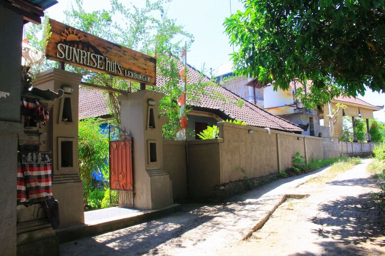 Hotel Sunrise Hut's Lembongan