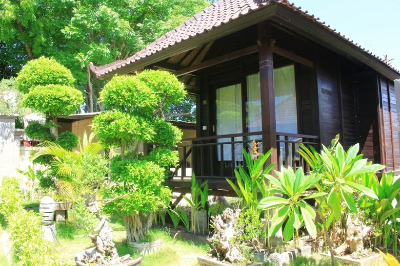 Hotel Sunrise Hut's Lembongan
