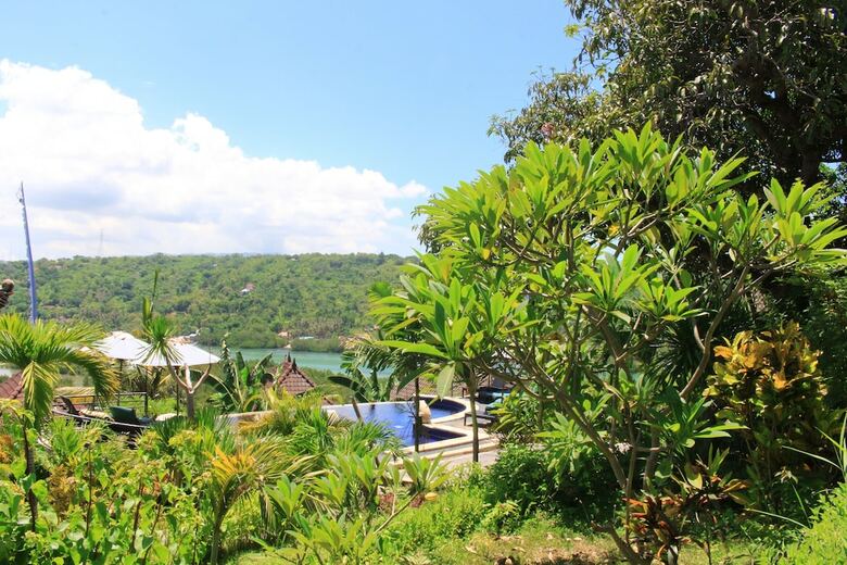 Hotel Sunrise Hut's Lembongan